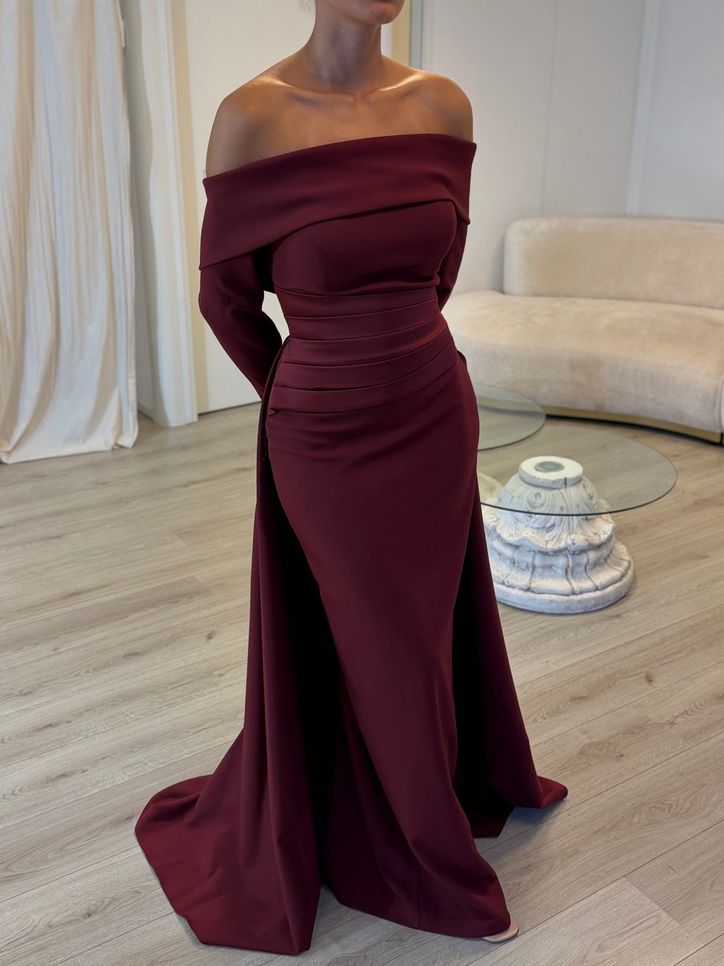 The Alara dress burgundy