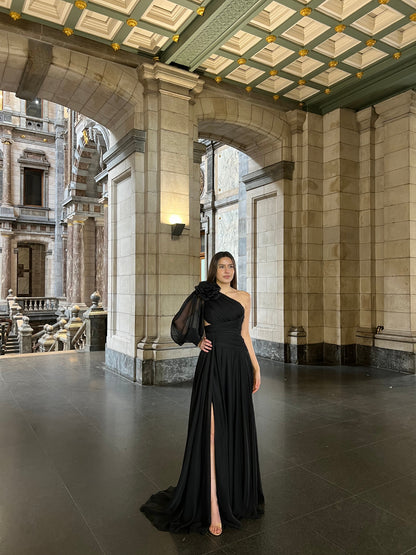 The Hira dress black