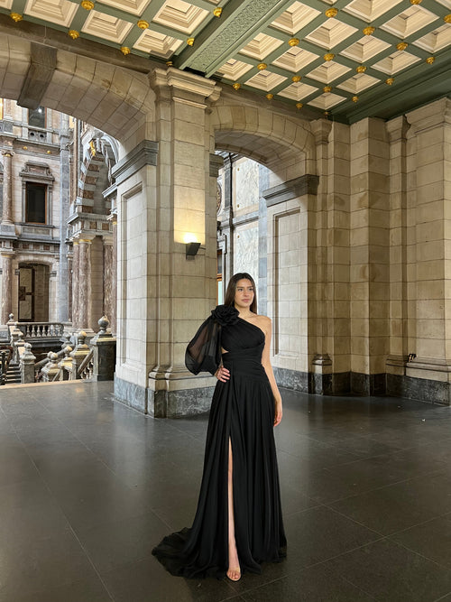 The Hira dress black