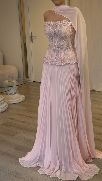 The Arya dress soft pink
