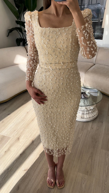The Ayliva dress beige