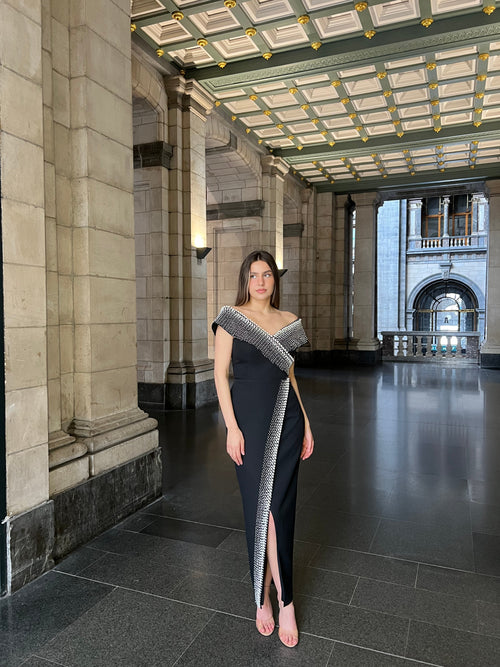 The Arella dress black