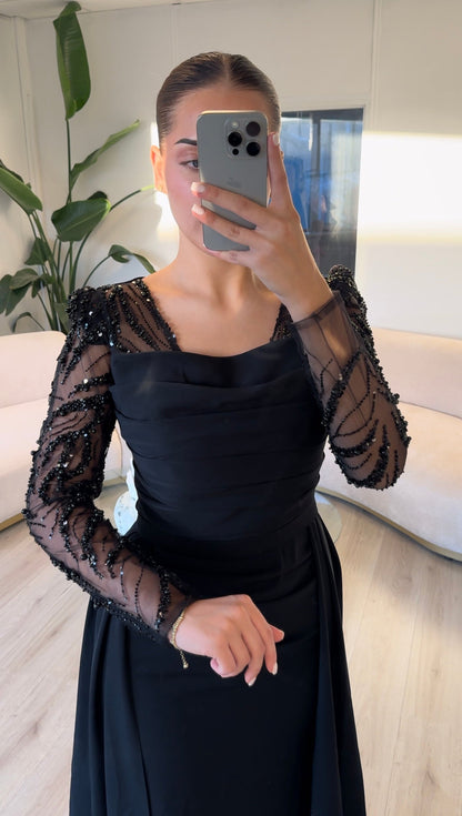 The Elora dress black