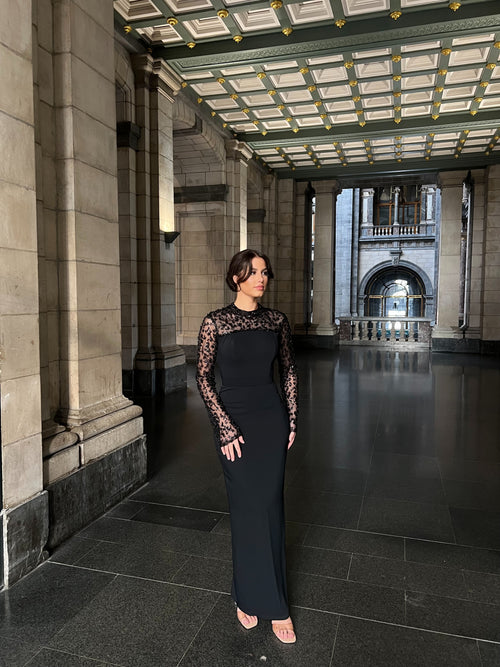 The Darla dress black