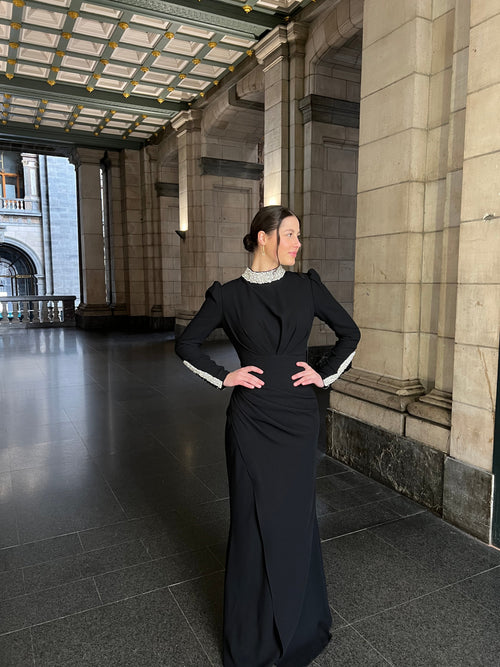 The Azura dress black