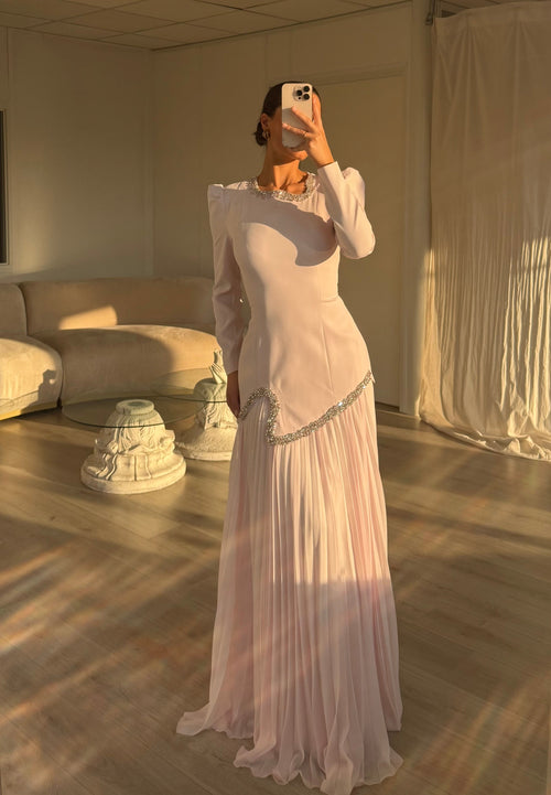 The Elyanna suit soft pink
