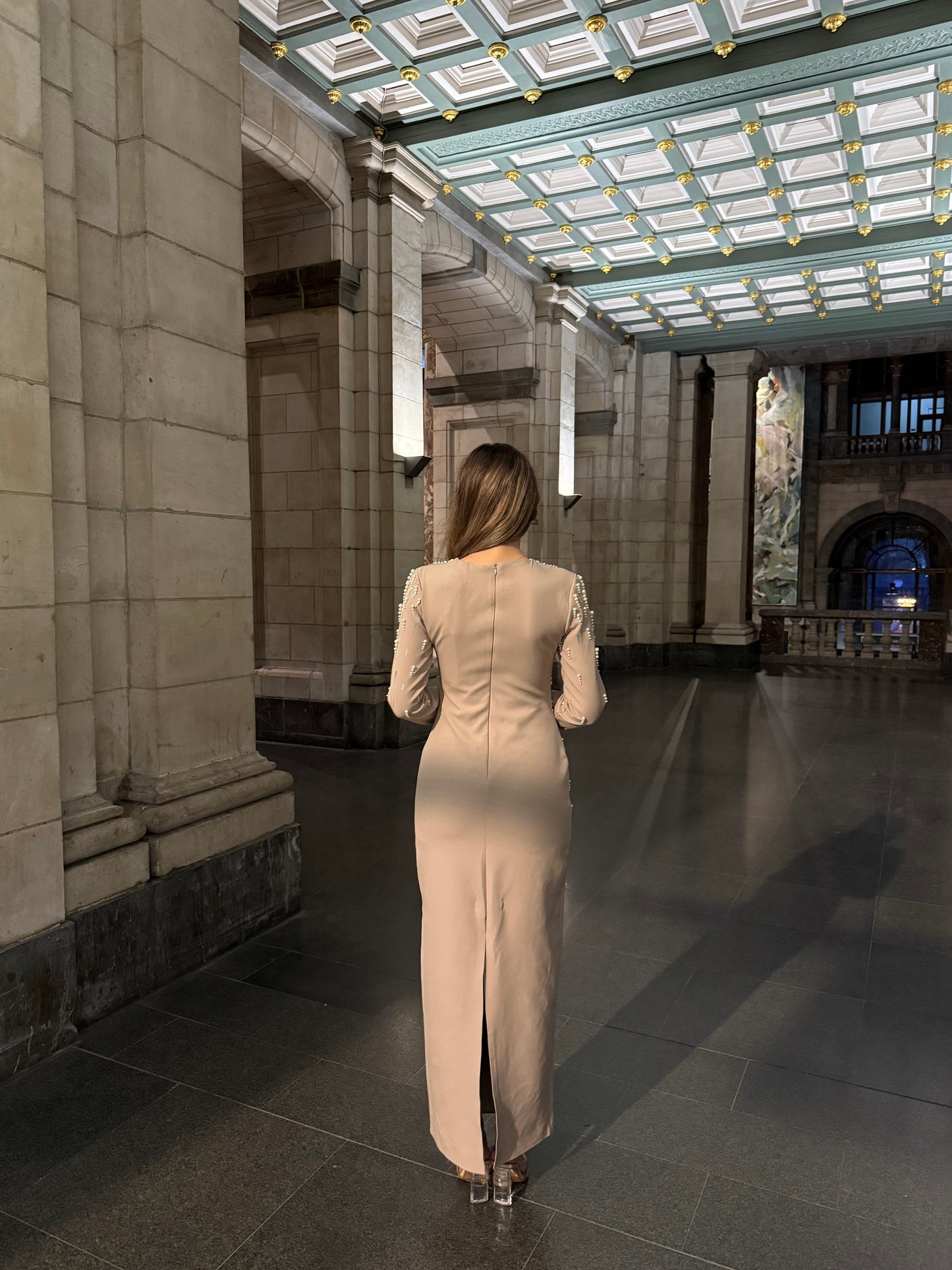 The Viana dress beige