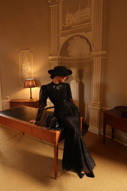 The Evelina Suit black