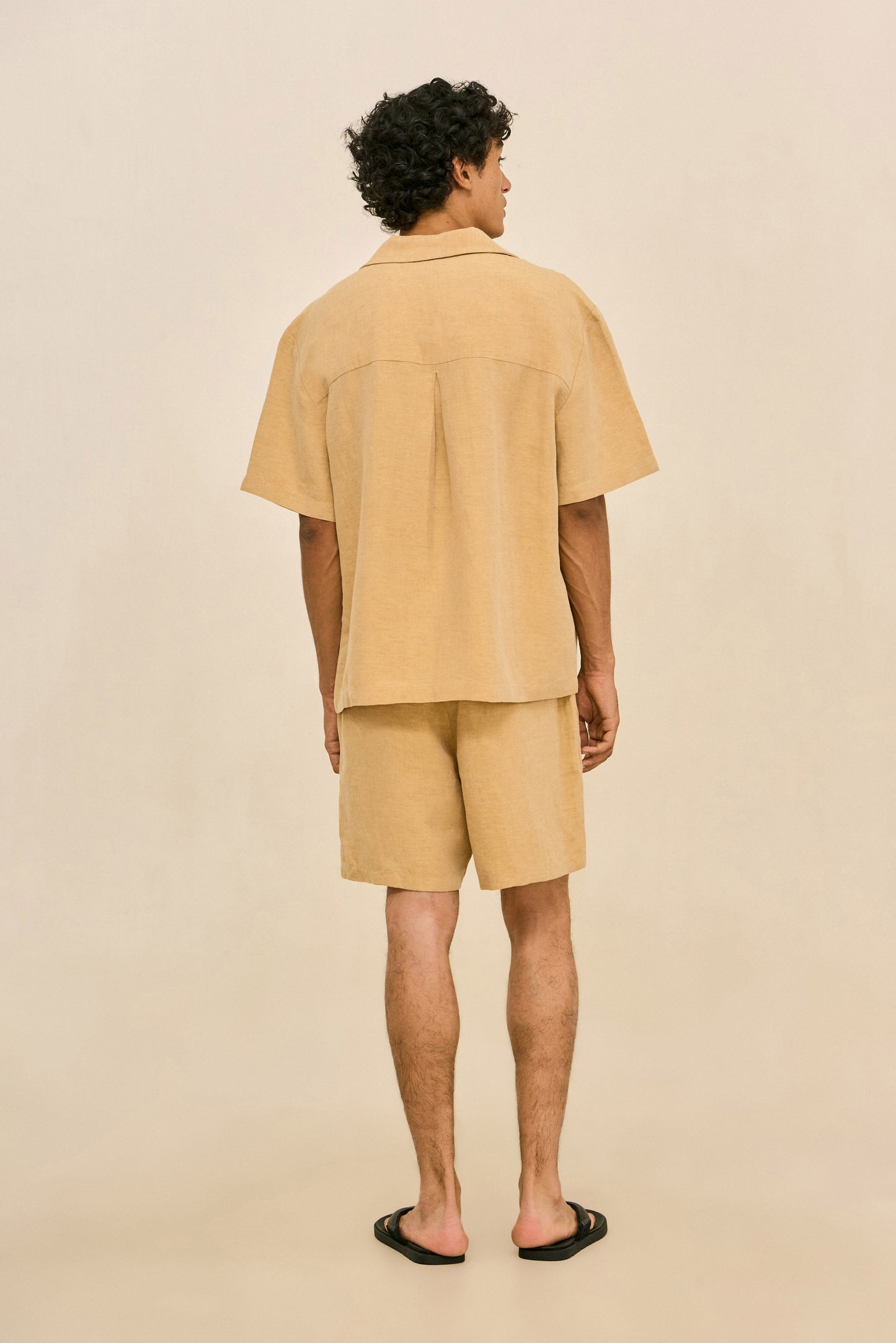 NICKLAUS SHORT - ALMOND