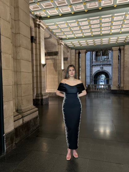 The Meral dress black
