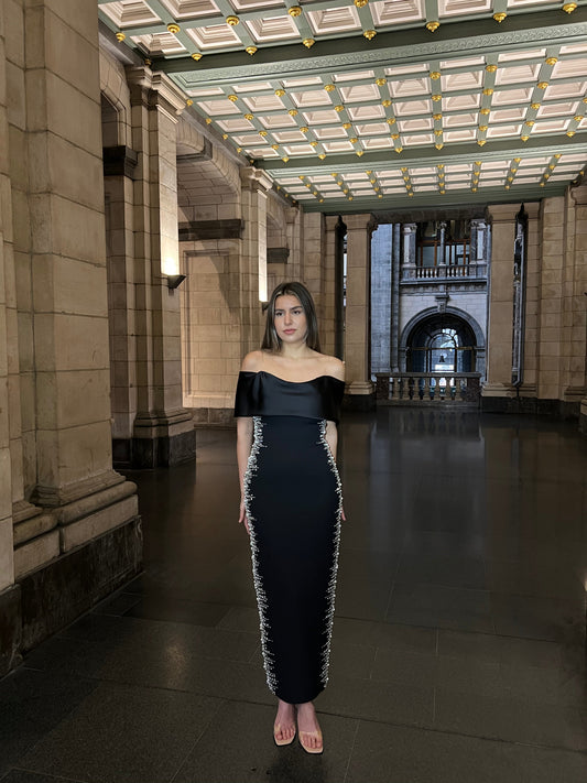 The Meral dress black