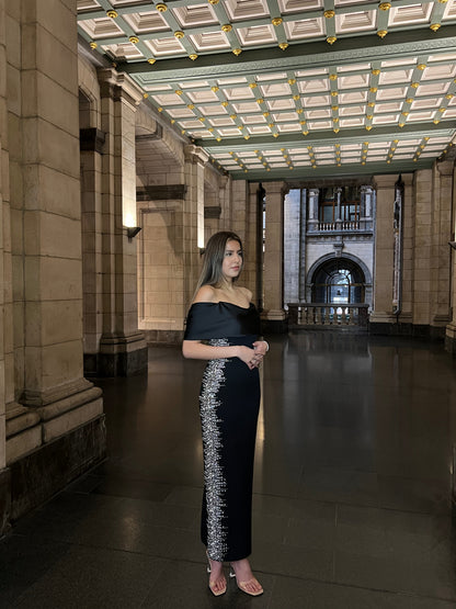 The Meral dress black