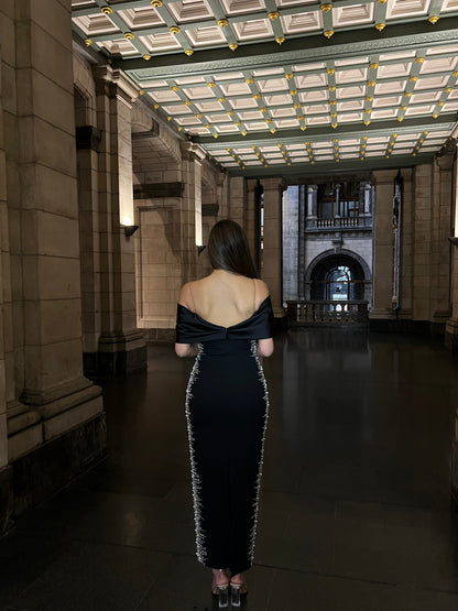 The Meral dress black