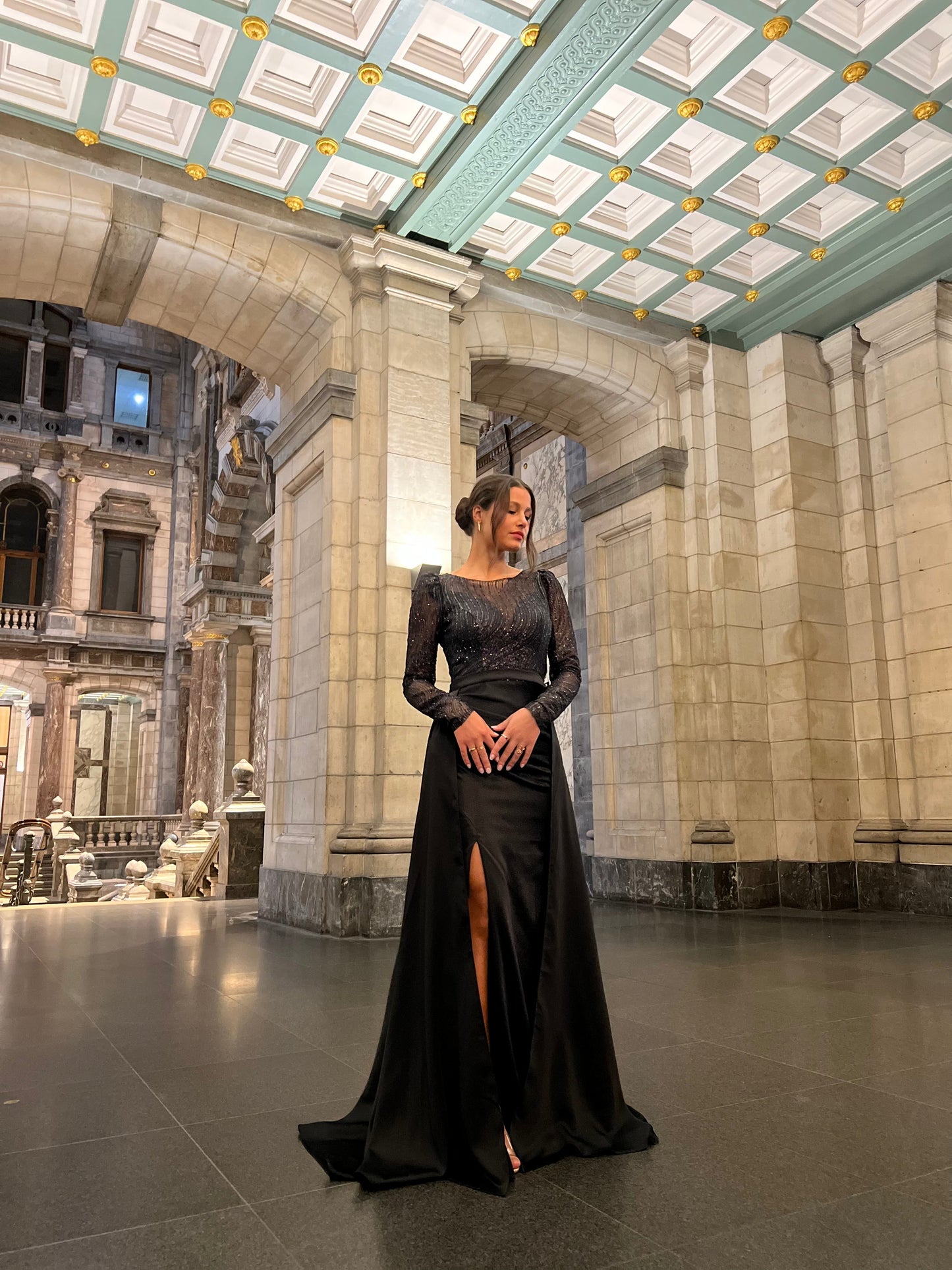 The Beyza dress black