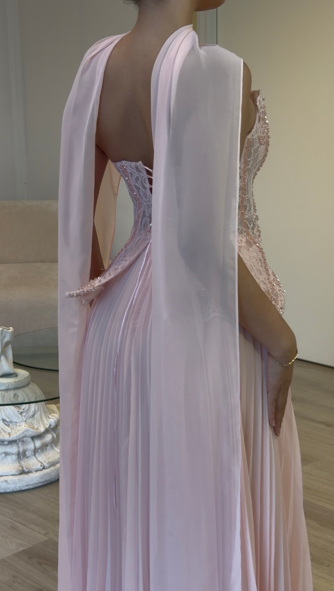 The Arya dress soft pink