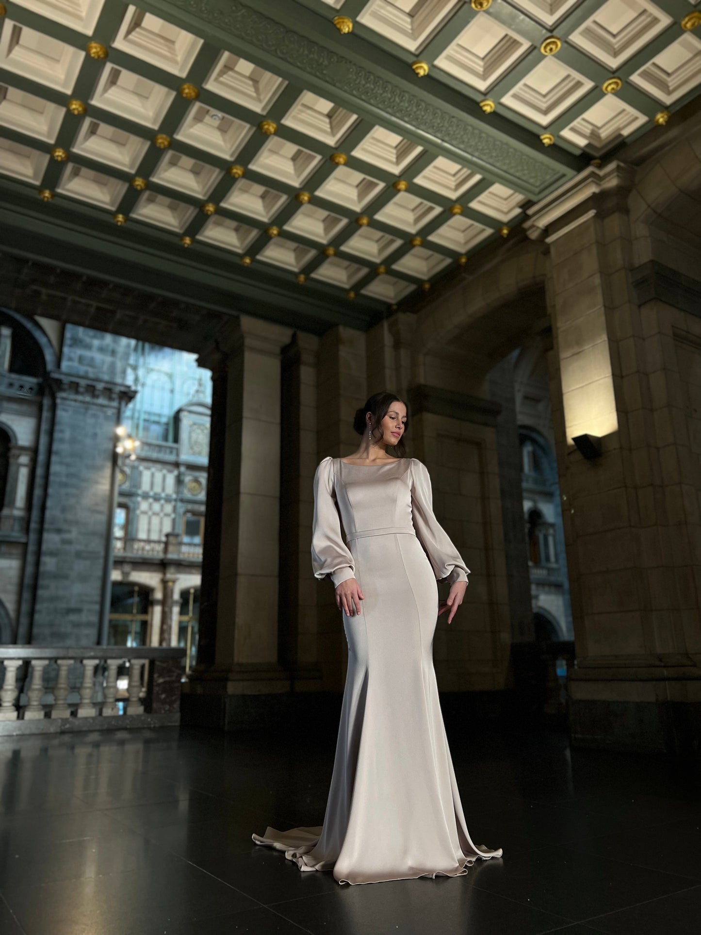 The Hazal dress beige