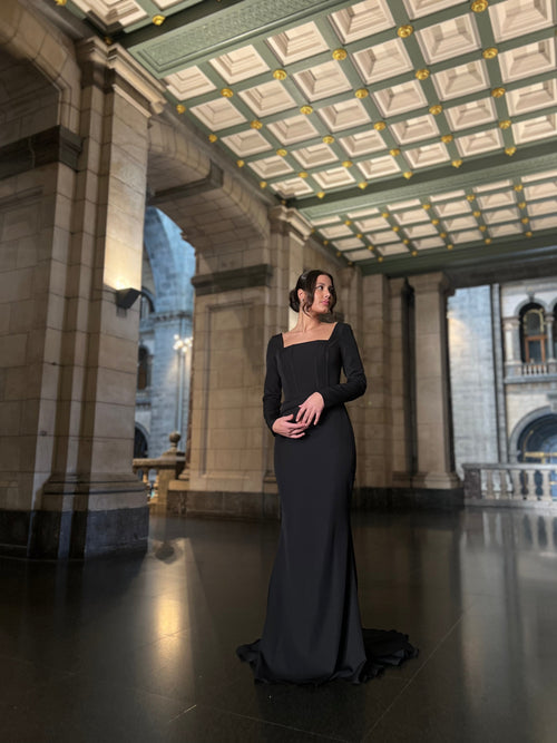 The Adina dress black