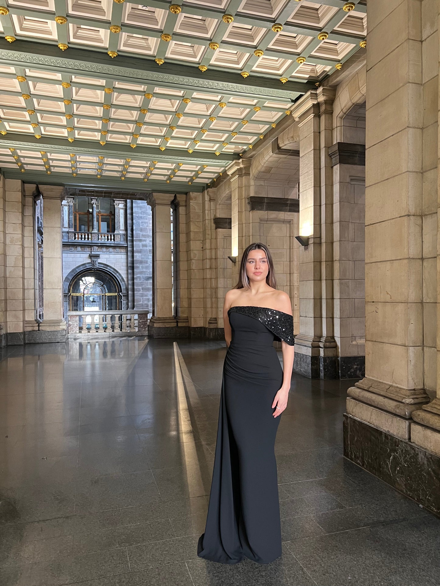The Inara dress black