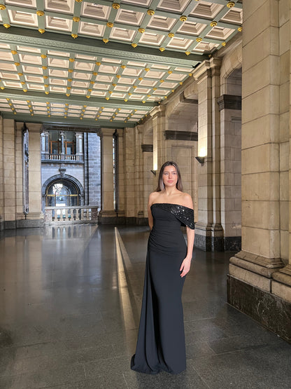 The Inara dress black