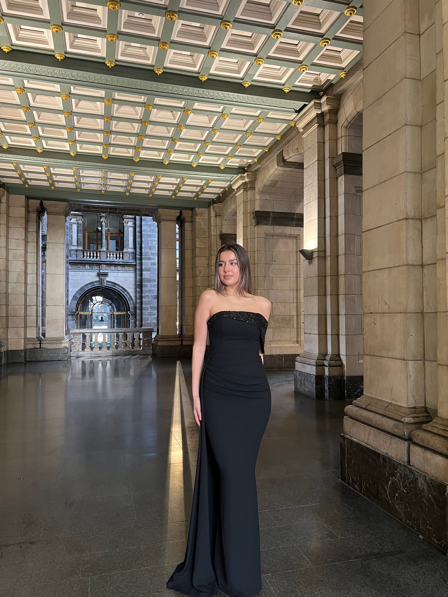 The Inara dress black