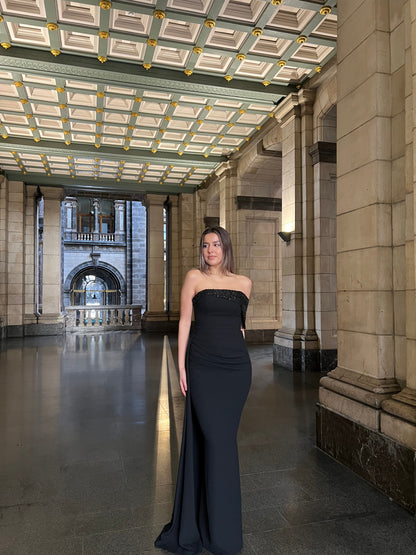 The Inara dress black