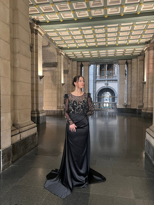 The Asena dress black
