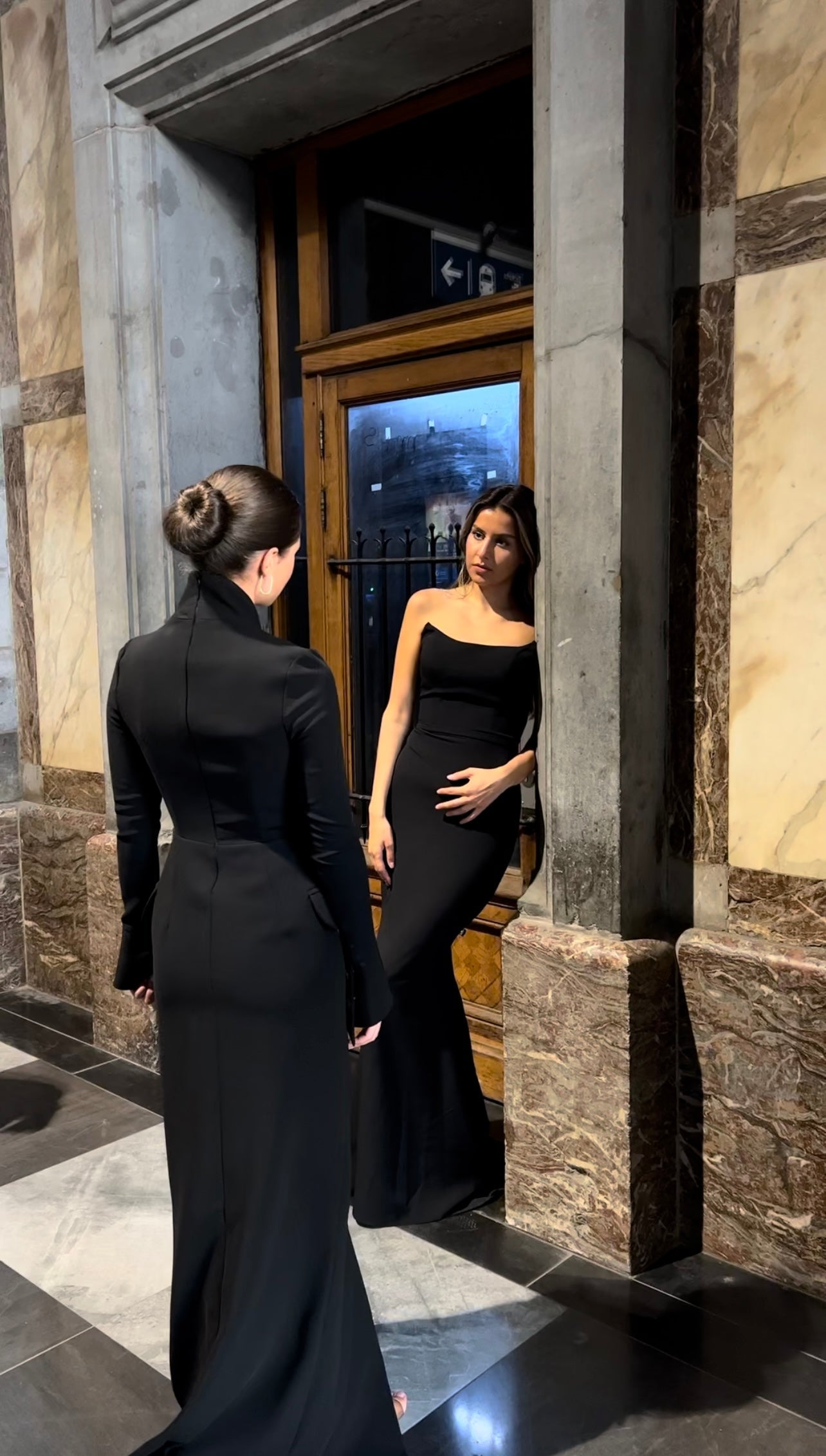 The Isabel dress black