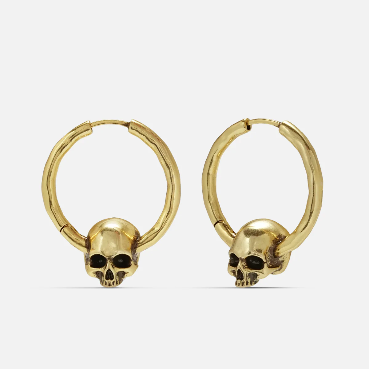 BRAVE SKULL EARRINGS